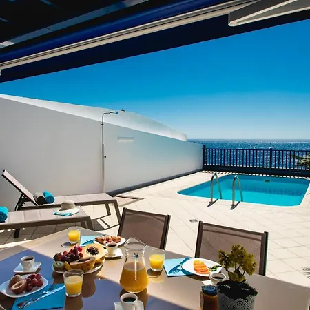 Frontline 26, Modern Coastal Design With Amazing Views