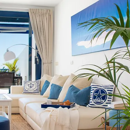 Frontline 26, Modern Coastal Design With Amazing Views 度假居 *
