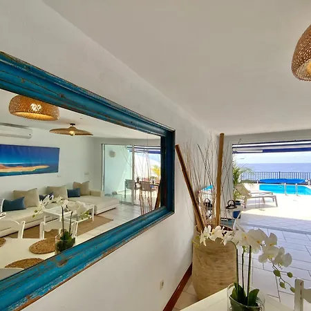 度假居 Frontline 26, Modern Coastal Design With Amazing Views
