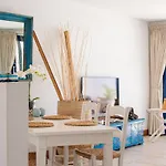 Frontline 26, Modern Coastal Design With Amazing Views