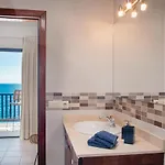 Frontline 26, Modern Coastal Design With Amazing Views Сasa de vacaciones