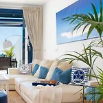 Frontline 26, Modern Coastal Design With Amazing Views Сasa de vacaciones *